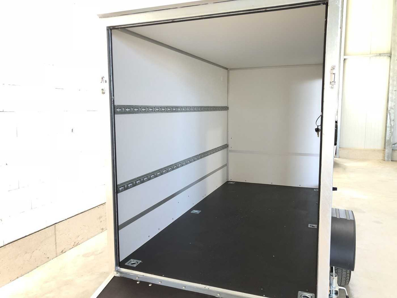 New Closed box trailer BLYSS F1330HD Rampe Tür Kofferanhänger: picture 6