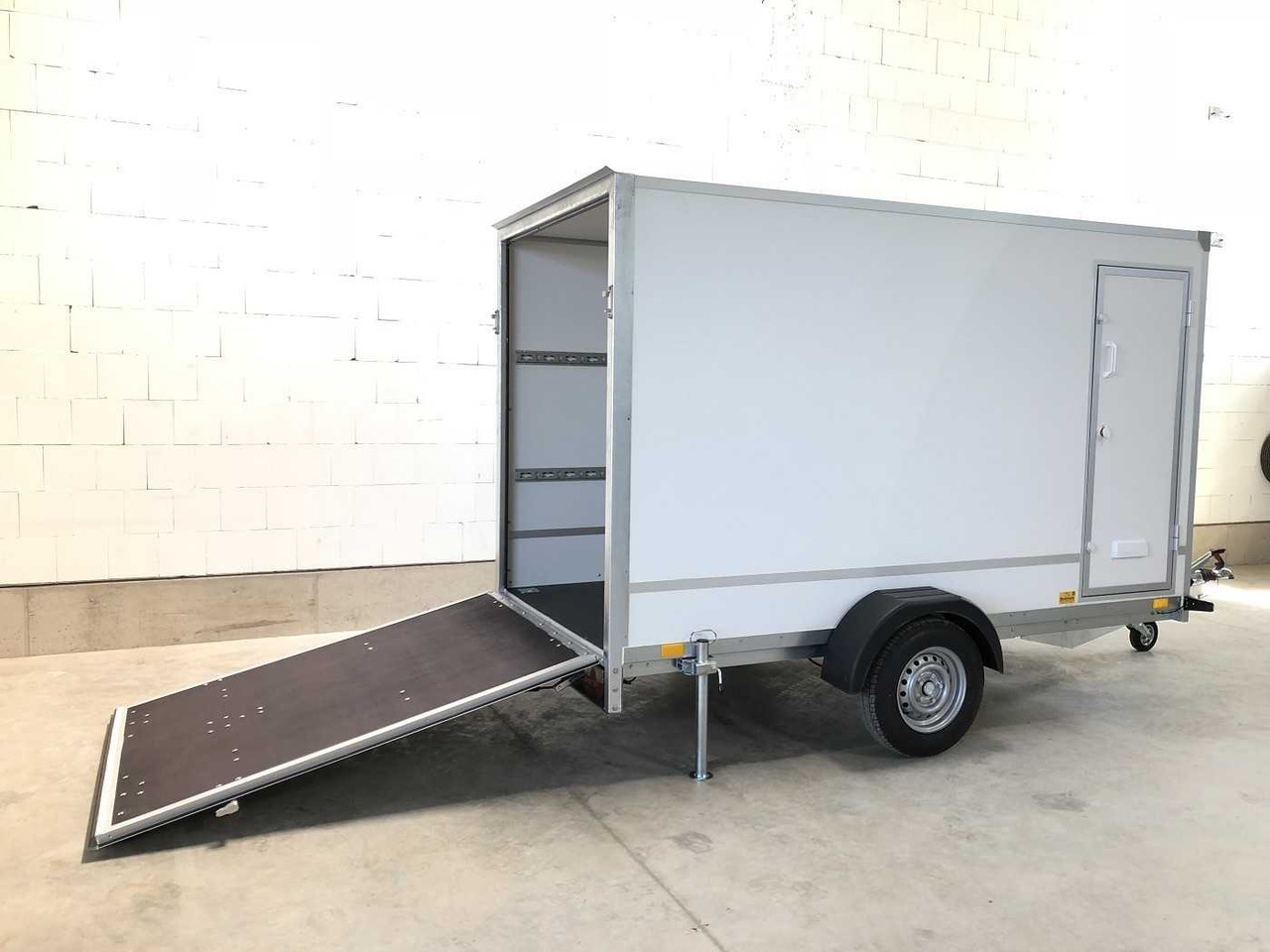New Closed box trailer BLYSS F1330HD Rampe Tür Kofferanhänger: picture 3