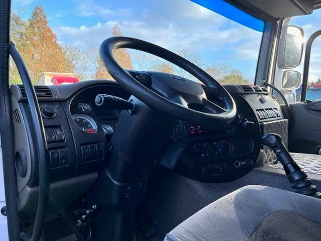 Box truck DAF CF 85.360 SLEEPERCAB 4x2 DAKAR EDUCATION TRUCK (ZF16 MANUAL GEARBOX / DOUBLE BRAKE/CLUTCH PEDALS / 3 SEATS / AIRCONDITIONING / E: picture 8