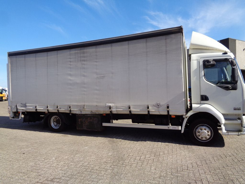 Curtainsider truck DAF LF55.180 + MANUAL + LIFT: picture 8