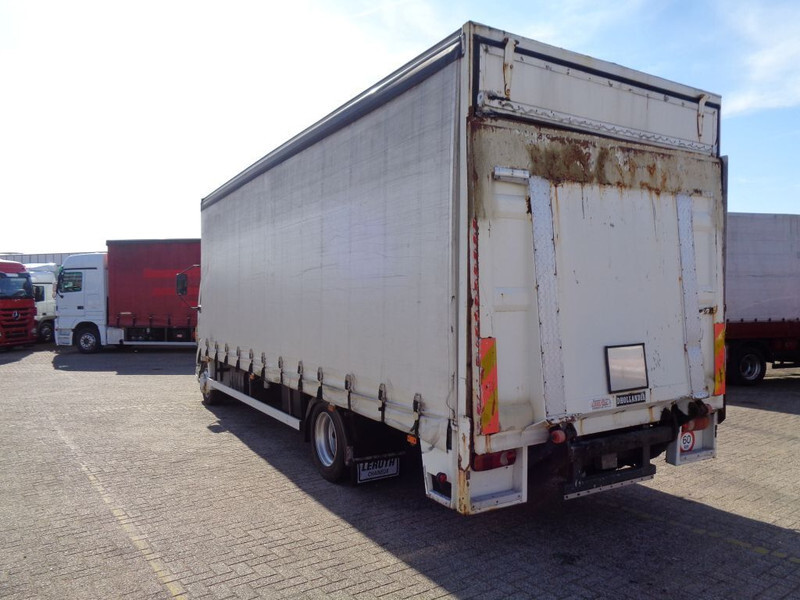 Curtainsider truck DAF LF55.180 + MANUAL + LIFT: picture 9