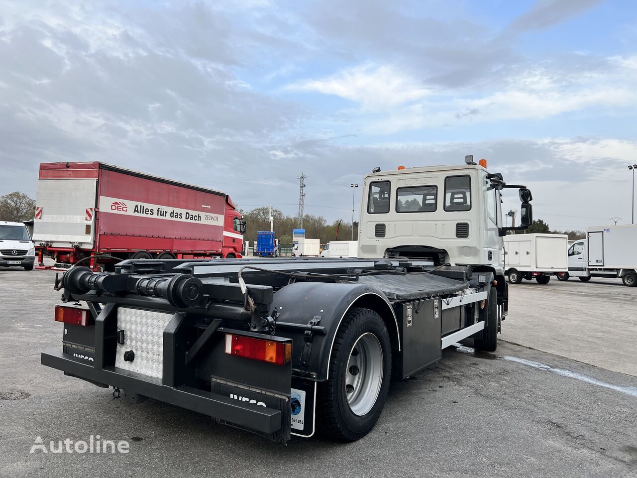 Container transporter/ Swap body truck IVECO 180E300: picture 11