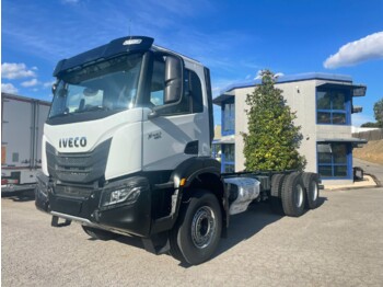 Container transporter/ Swap body truck IVECO AD300X42 Z OFF X-WAY E6 6x4 (Chassis): picture 1