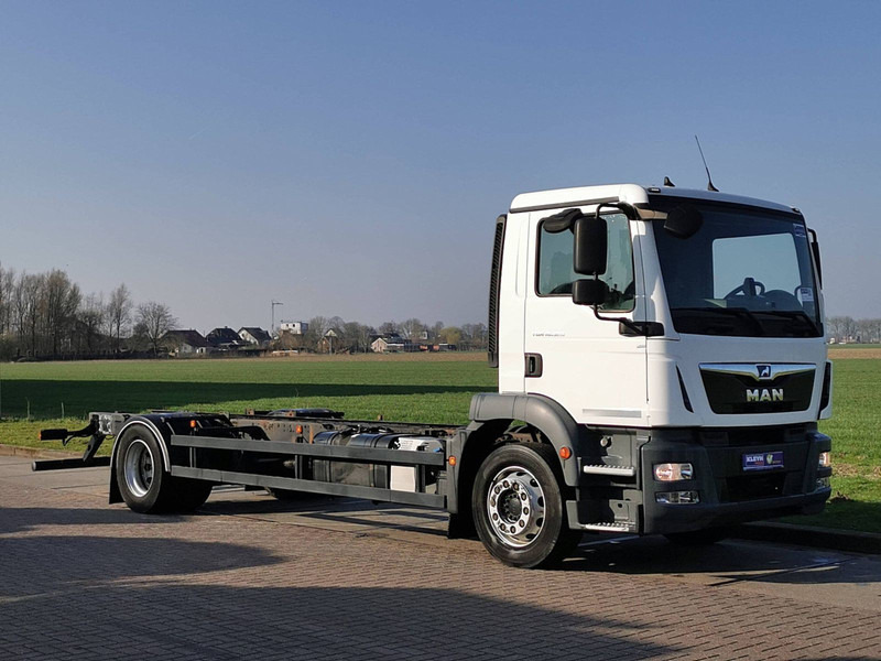 Cab chassis truck MAN 18.320 TGM bl airco wb 540: picture 6