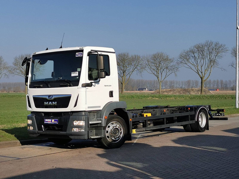 Cab chassis truck MAN 18.320 TGM bl airco wb 540: picture 3