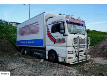 Box truck MAN TGA 26.480: picture 1