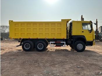 Tipper for transportation of silos SINOTRUK Howo Dump truck 371: picture 4