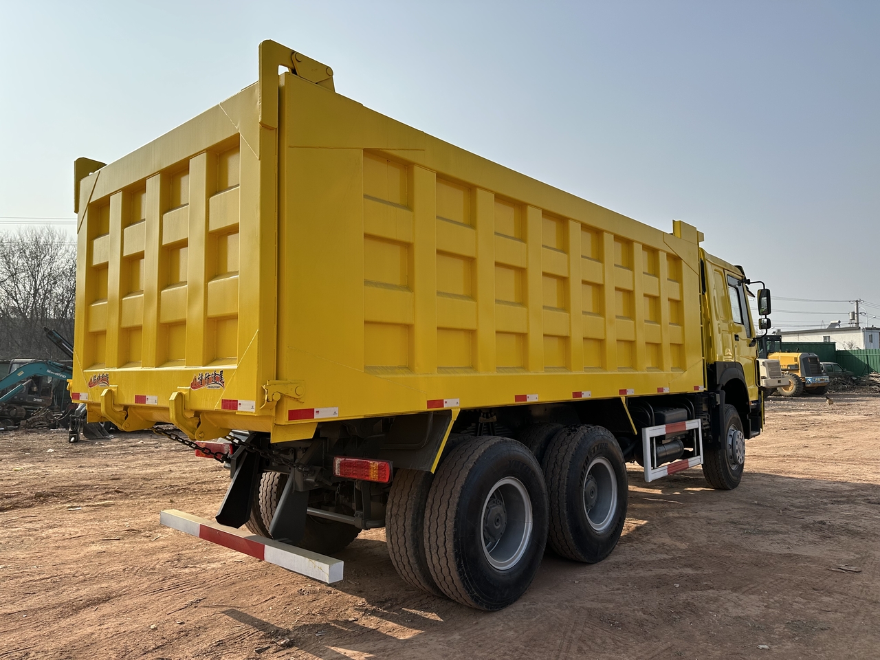 Tipper for transportation of silos SINOTRUK Howo Dump truck 371: picture 8