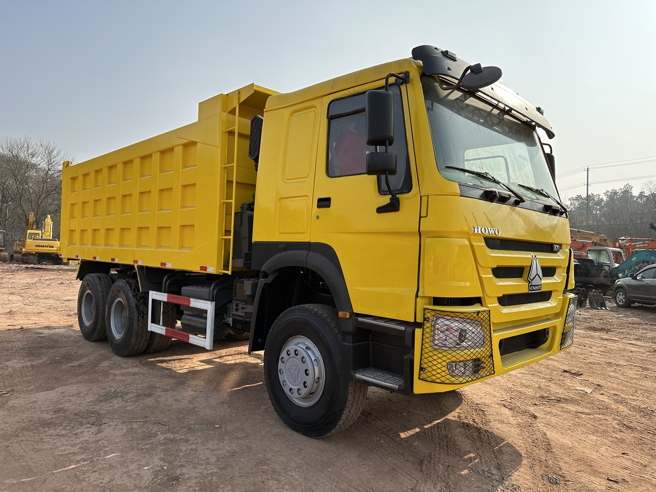 Tipper for transportation of silos SINOTRUK Howo Dump truck 371: picture 2