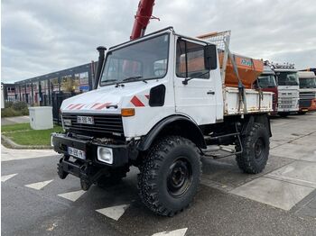 Dropside/ Flatbed truck, Municipal/ Special vehicle Unimog U 1000 (424) 4X4 + SPREADER: picture 1