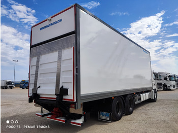 Refrigerator truck, Crane truck VOLVO FM 460 6X2 FRIGORIFICO CARRIER SUPRA 950: picture 5