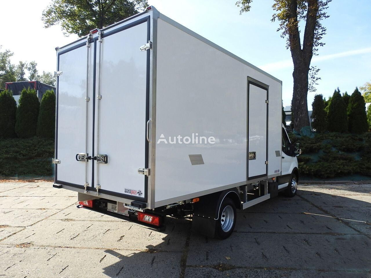 New Refrigerated van Ford Transit Fridge CARRIER XARIOS 300: picture 8