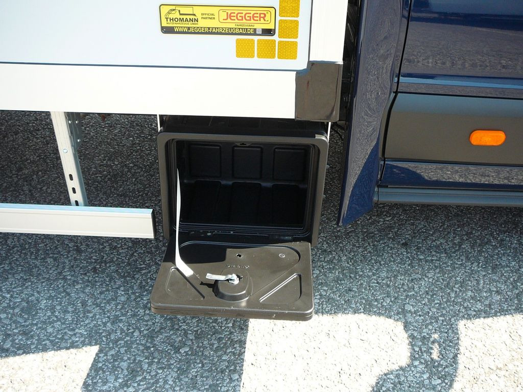 New Box van Ford Transit Möbel Koffer Premium: picture 11