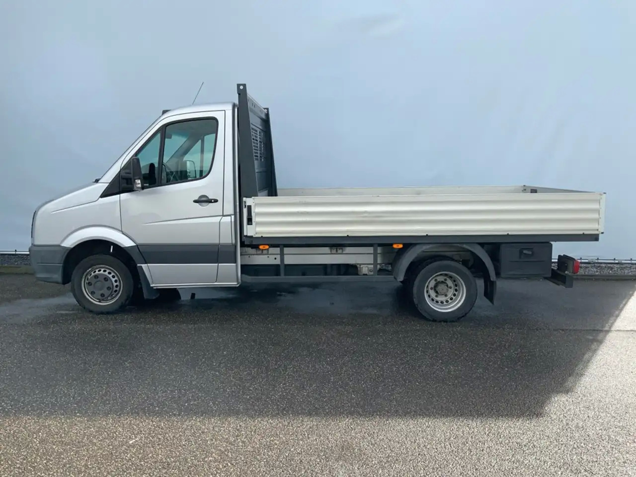 Leasing of Volkswagen Crafter 46 2.0 TDI L2H1 Pick Up Airco Navi Cruise 3 Zits E Volkswagen Crafter 46 2.0 TDI L2H1 Pick Up Airco Navi Cruise 3 Zits E: picture 3