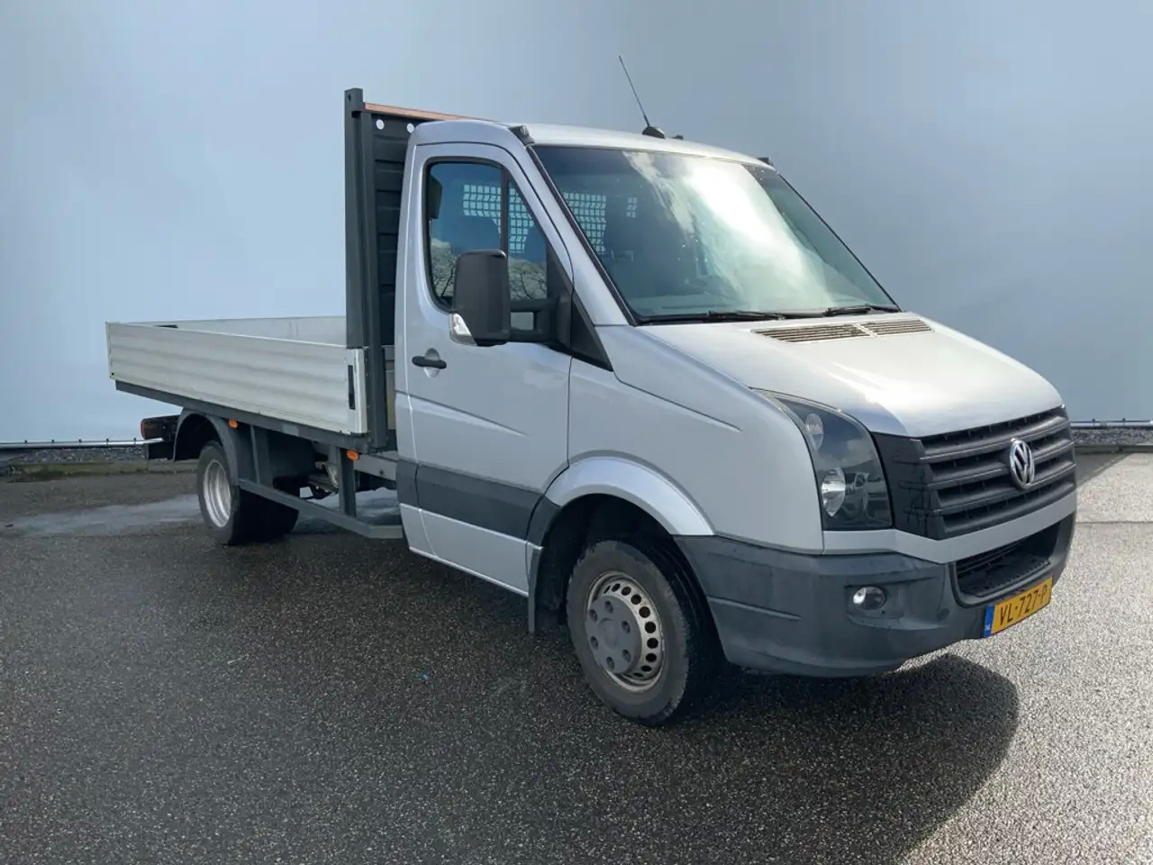 Leasing of Volkswagen Crafter 46 2.0 TDI L2H1 Pick Up Airco Navi Cruise 3 Zits E Volkswagen Crafter 46 2.0 TDI L2H1 Pick Up Airco Navi Cruise 3 Zits E: picture 2