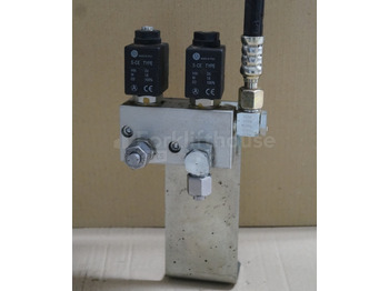  Jungheinrich 51064221 Pump unit 24V 2,2KW  Mahle AMJ5811  Pump motor 51056970 Tank 16146890  Valve block 51305972 for ECD220 year 2014 - Hydraulic pump: picture 3