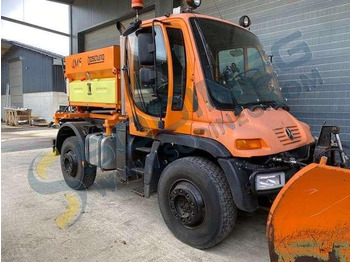 Mercedes Unimog - Municipal tractor: picture 1