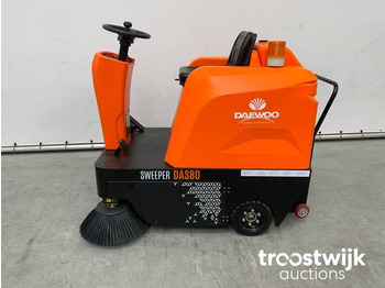 Daewoo DAS80 - Industrial sweeper: picture 1