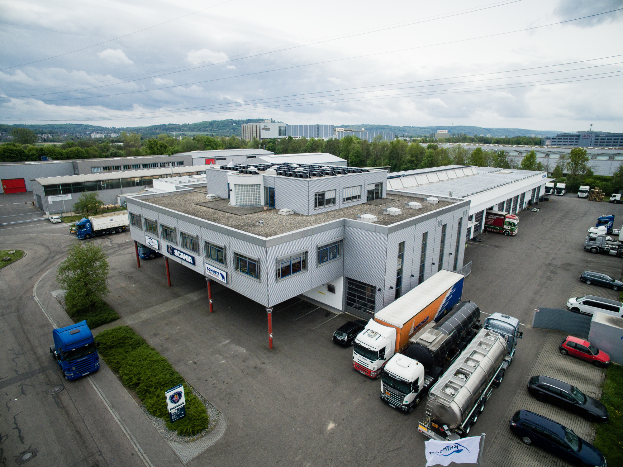 Knirsch Kraftfahrzeuge GmbH undefined: picture 2