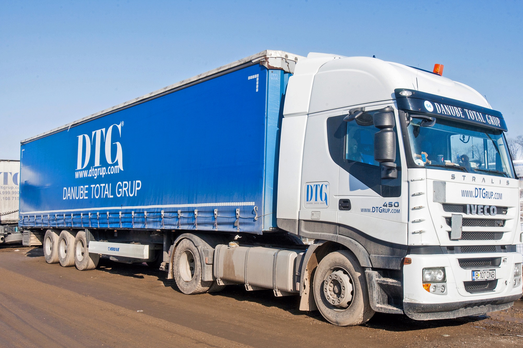 TERRA GAZ CONSTRUCT SRL - Trucks undefined: picture 1