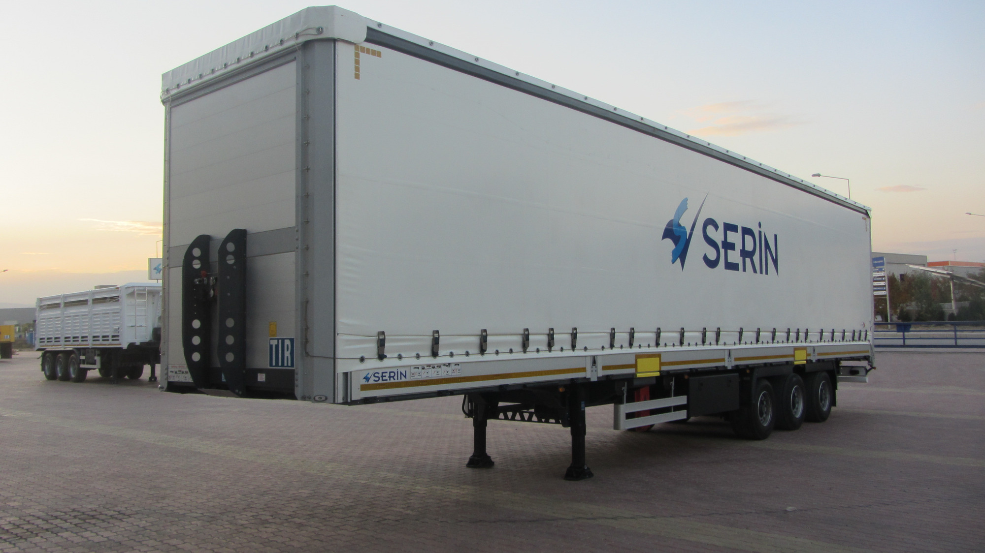 Serin Trailer undefined: picture 35