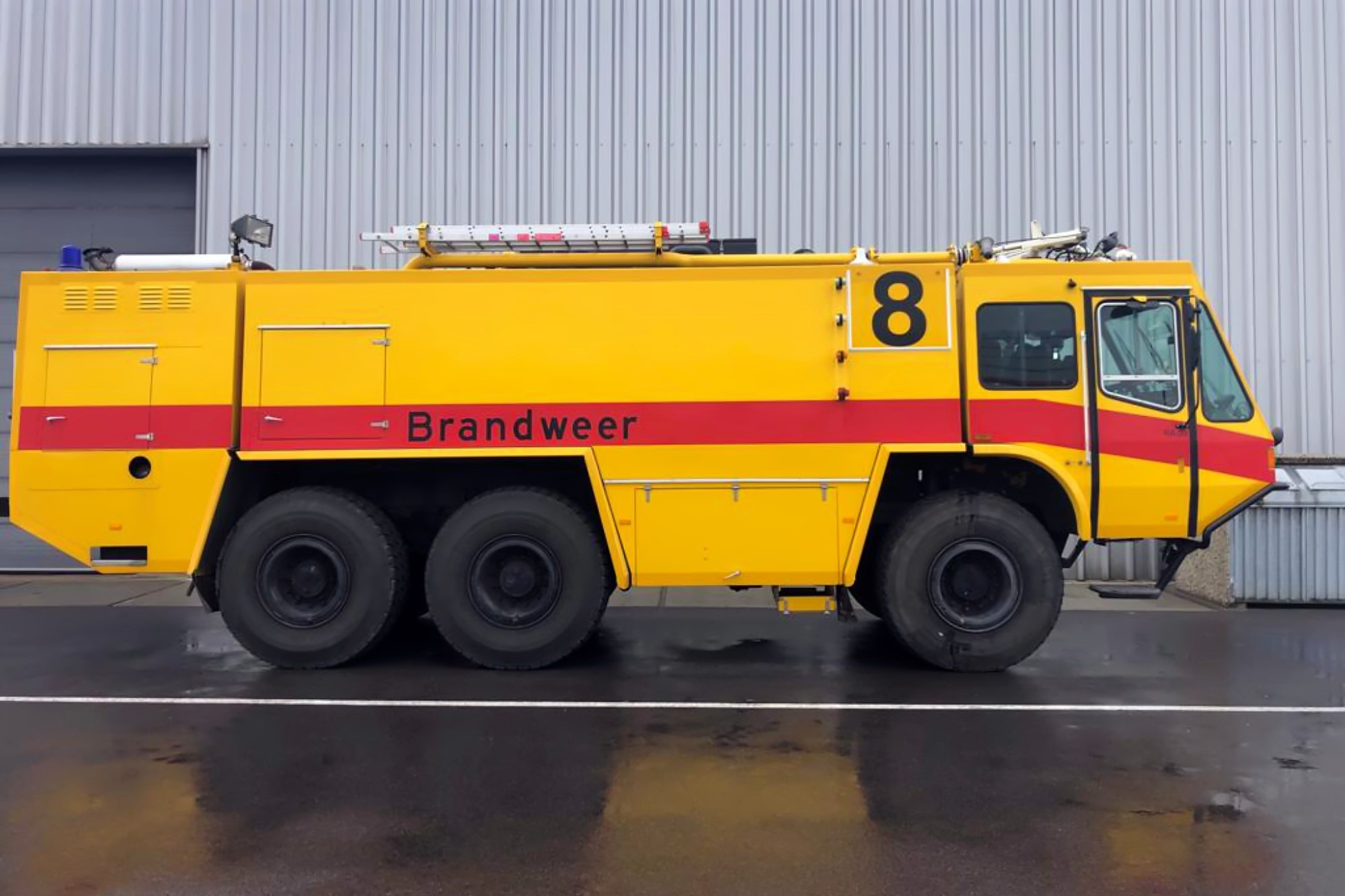 AVIACO GSE - Trucks SCANIA undefined: picture 32
