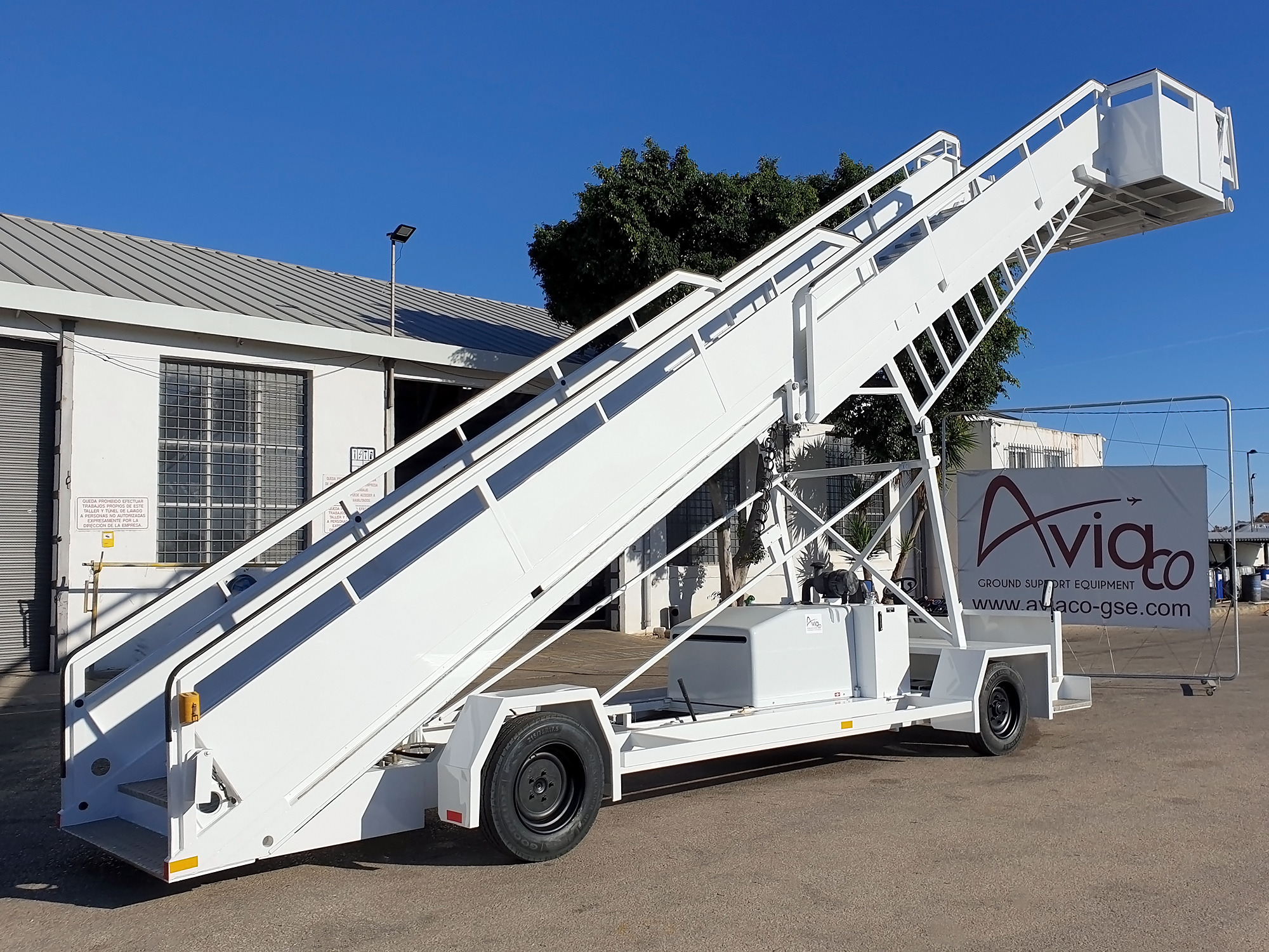 AVIACO GSE - Trucks SCANIA undefined: picture 5