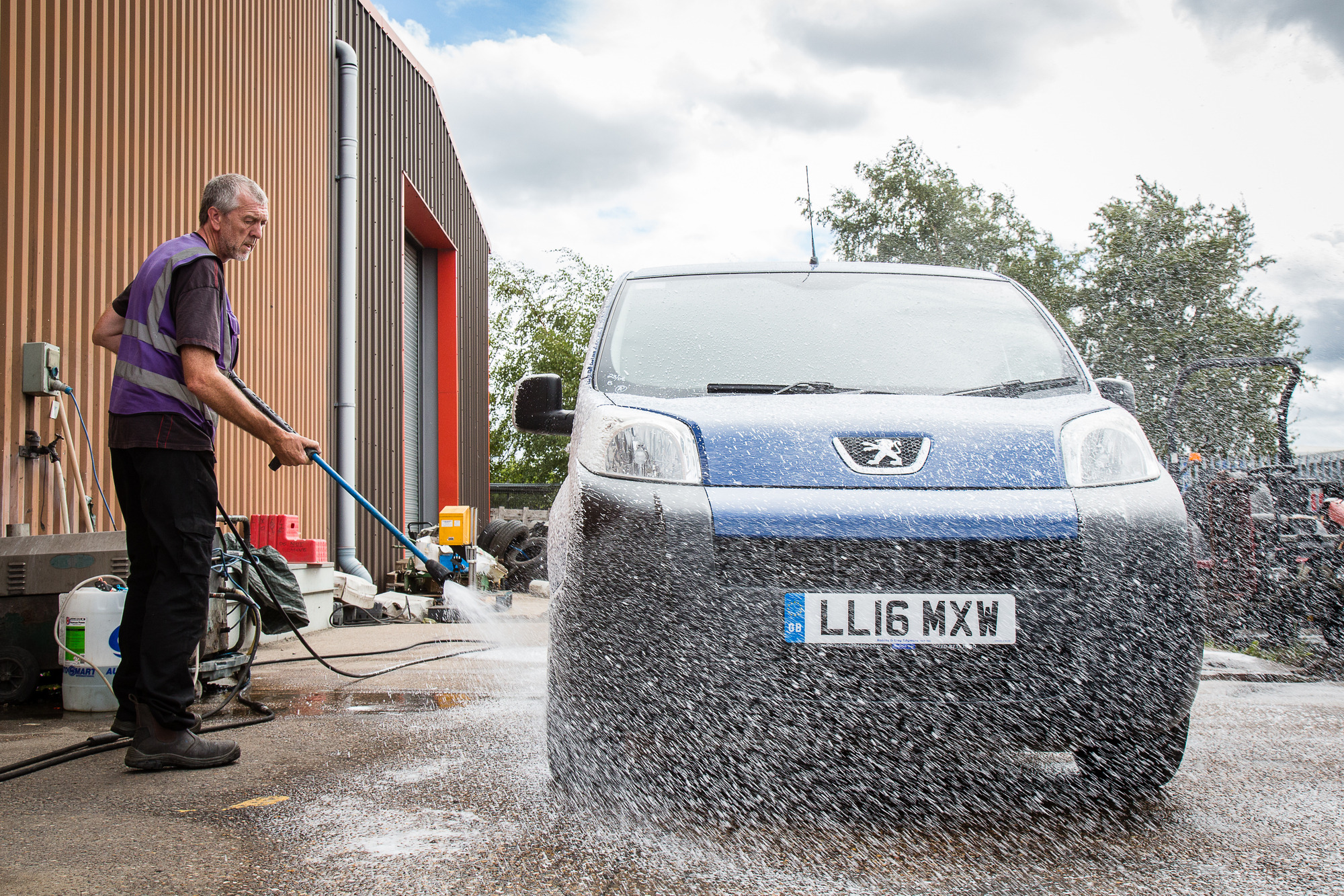 COMMERCIAL VEHICLE AUCTIONS LIMITED - vehicles for sale undefined: picture 7