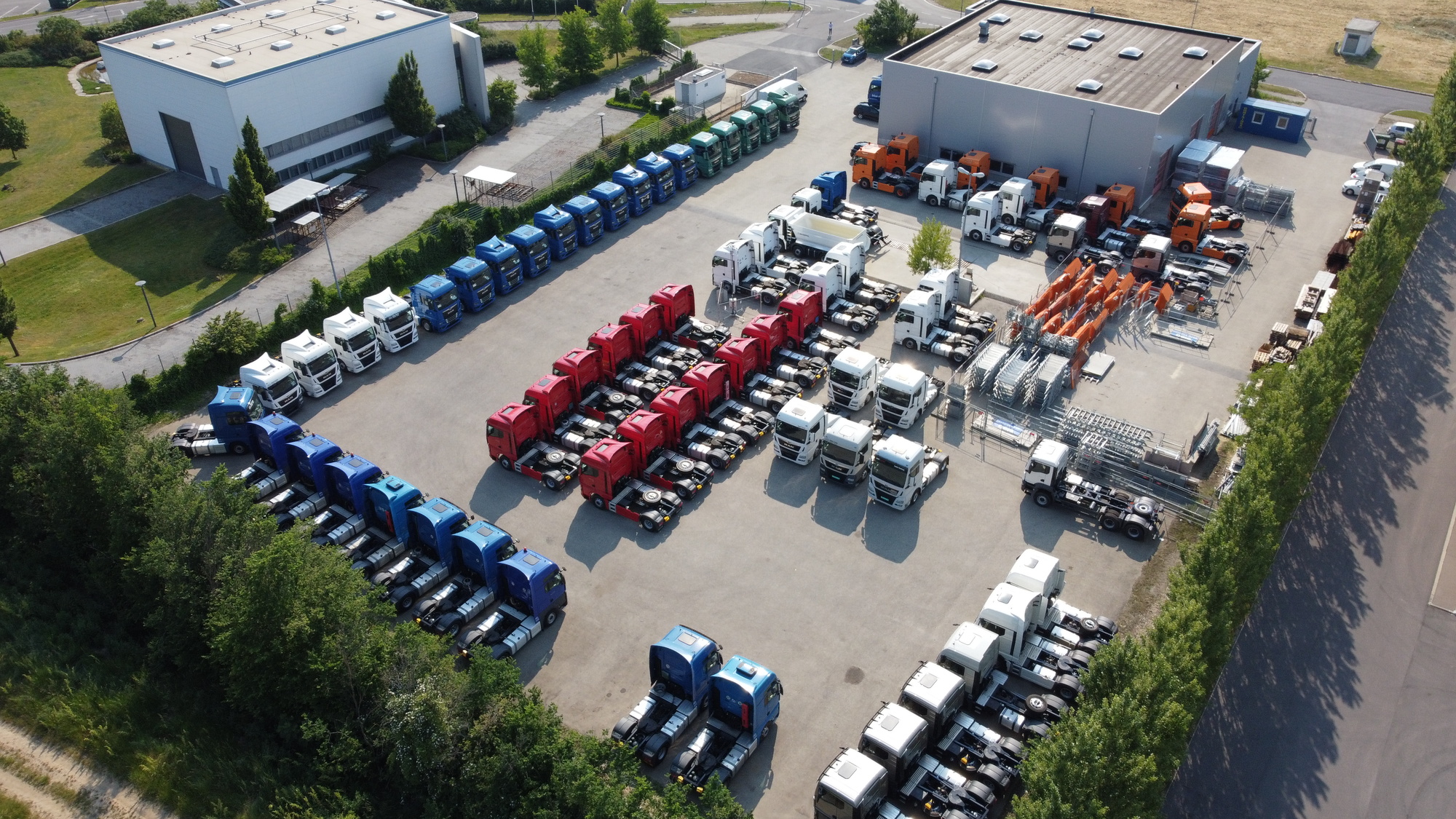 MHS Truck Center GmbH undefined: picture 1