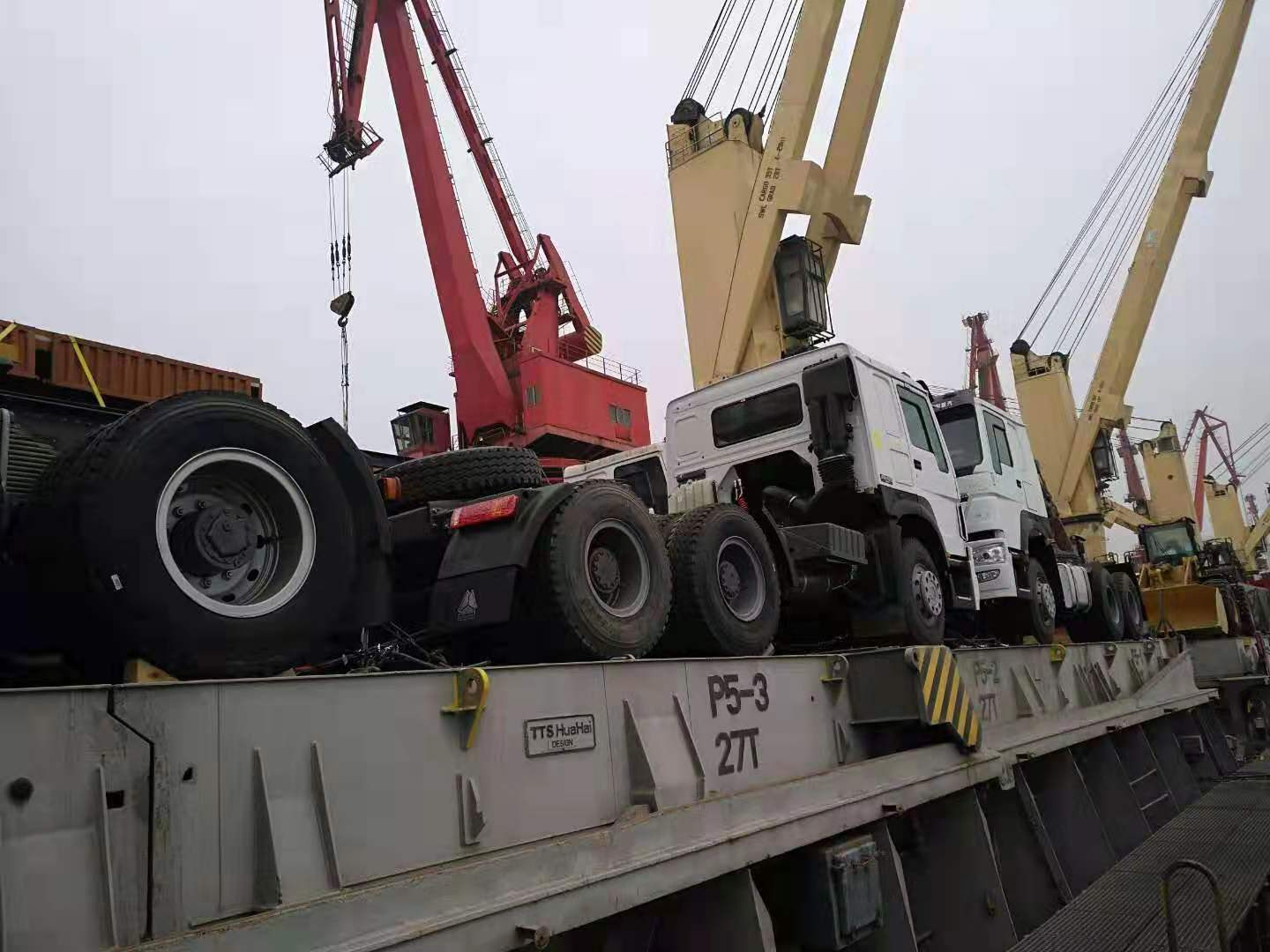 Shandong Guhong Auto Industrial CO., LTD - Trucks - loader crane undefined: picture 8