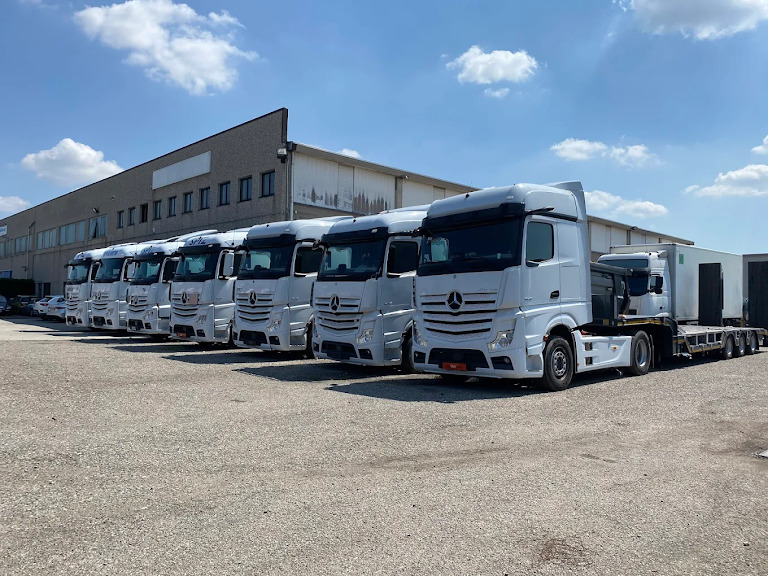 Truck Store Service SRL - vehicles for sale undefined: picture 1