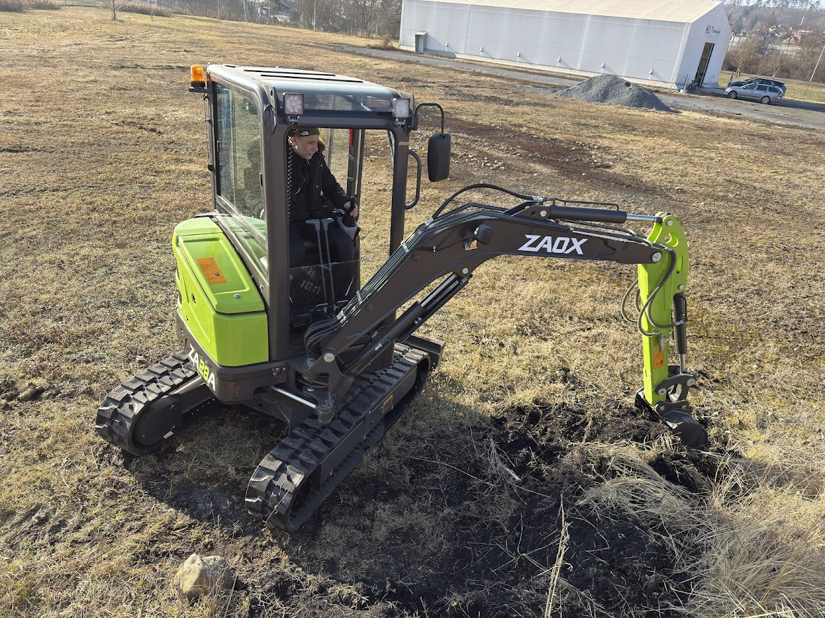 ZAOX CONSTRUCTION MACHINERY A.S. - vehicles for sale undefined: picture 4