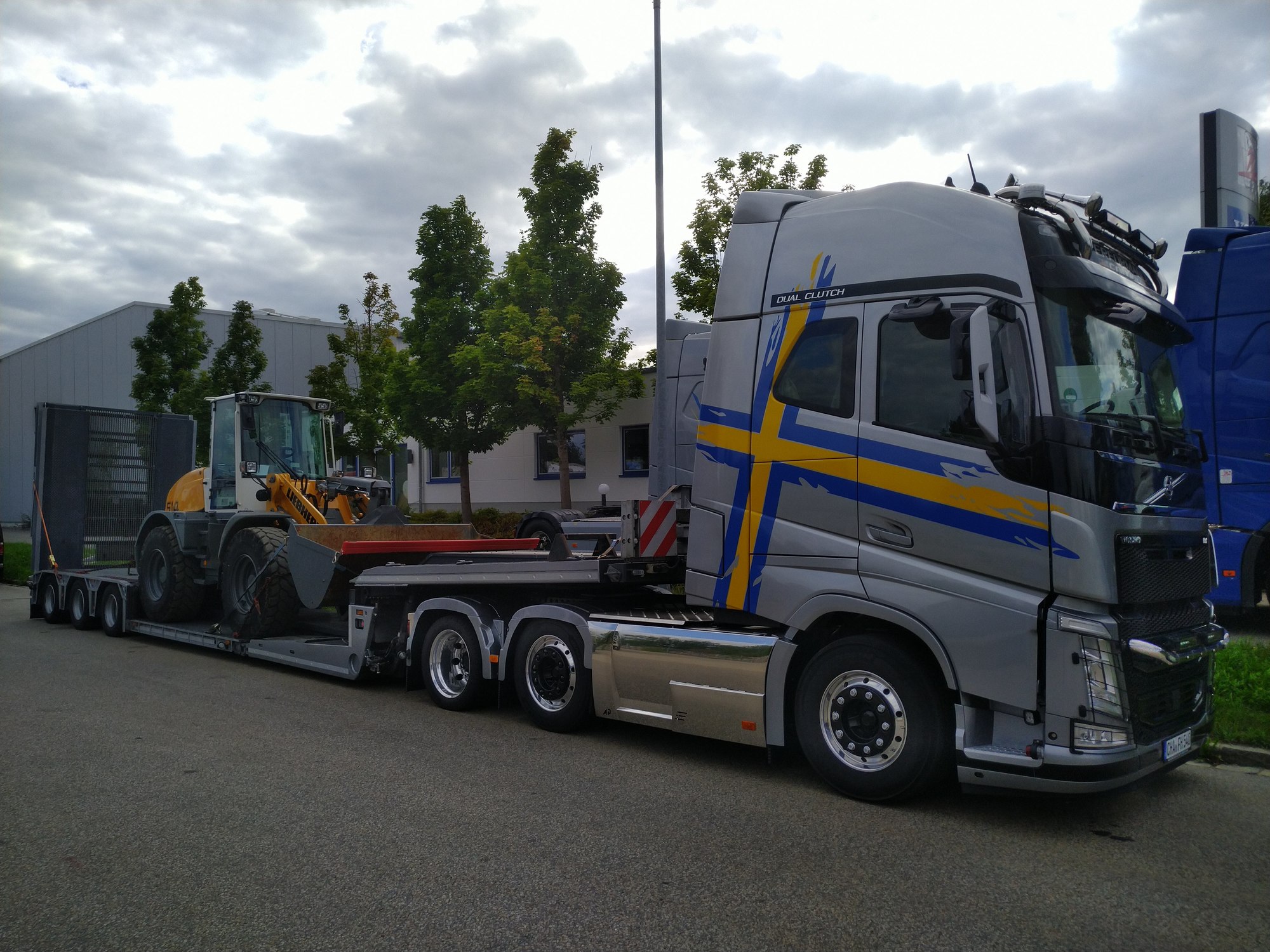 LKW-Service Nuernberger KG - vehicles for sale undefined: picture 3