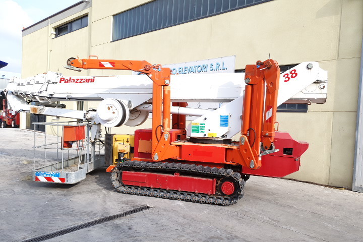 Centro Elevatori SRL - Construction machinery undefined: picture 2