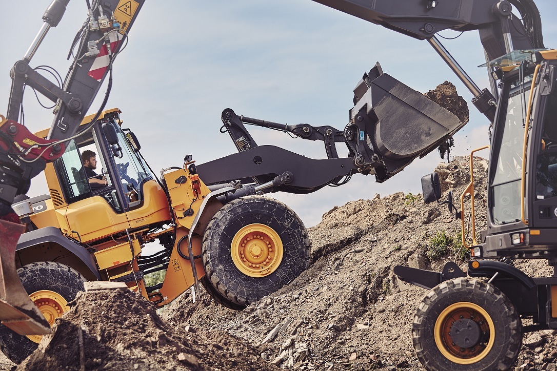 Saxtorp Trading AB - Construction machinery VOLVO L30B undefined: picture 1