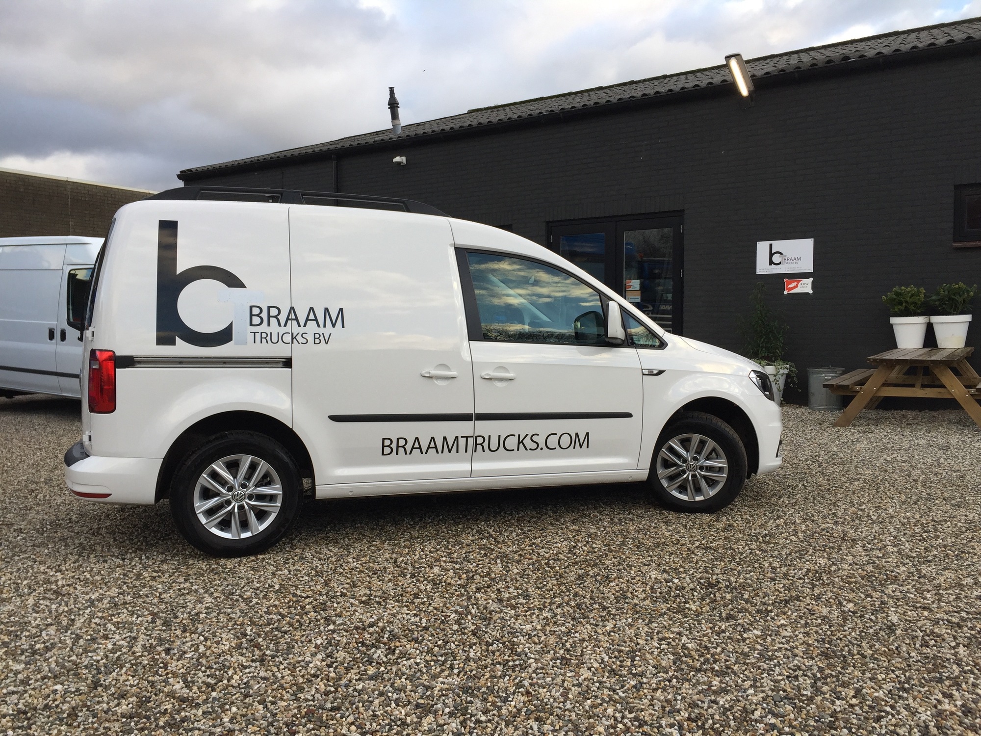 BRAAM TRUCKS & TRAILER VERHUUR B.V. - vehicles for sale undefined: picture 2