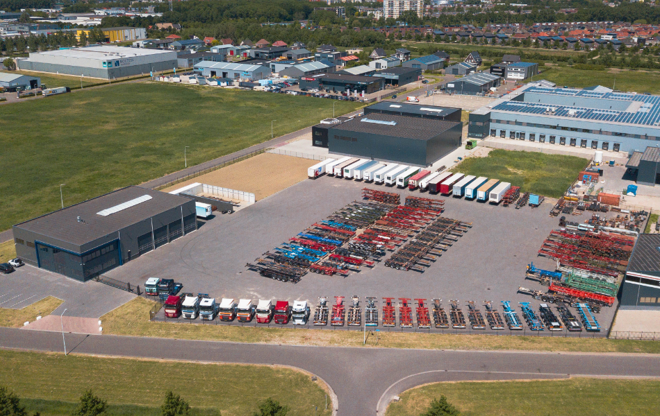 Louis Boon Trucks & Trailers BV - vehicles for sale undefined: picture 6