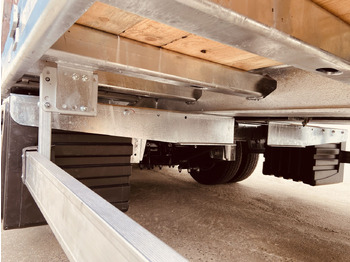 New Low loader trailer for transportation of heavy machinery Möslein TT 32 Zugrohr gerade  34 t GG Tridem- Tieflader 3 Achs, gelenktNeufahrzeug: picture 2