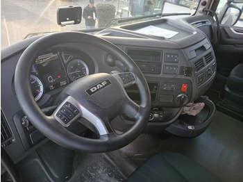 Interior photo 1: Tractor unit DAF XF 480 Interior photo 1: Tractor unit DAF XF 480