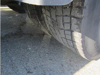 Tractor unit Renault Premium 460 DXI: picture 3