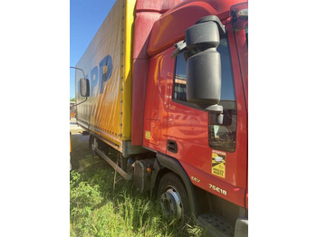 Curtainsider truck Iveco: picture 4