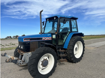 Farm tractor FORD