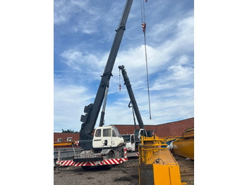 Mobile crane KOBELCO