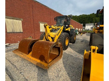 Wheel loader KOMATSU WA320-8