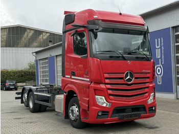 Container transporter/ Swap body truck MERCEDES-BENZ Actros 2543
