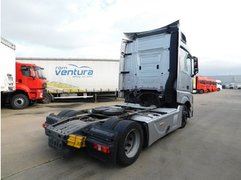 Tractor unit Mercedes Actros: picture 3