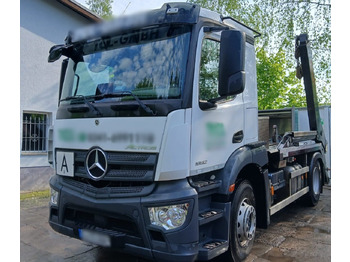 Skip loader truck MERCEDES-BENZ Actros 1832