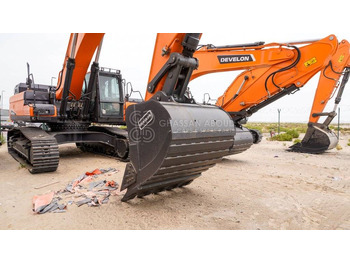Crawler excavator Develon DX450LCA-7M Crawler Excavator MY2025: picture 4