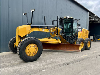 Grader CATERPILLAR 140M