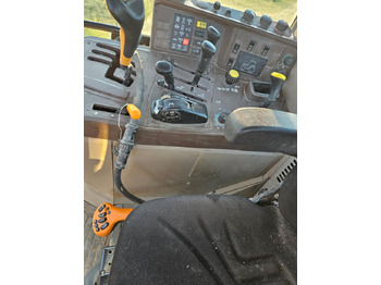 Farm tractor John Deere 6920: picture 3